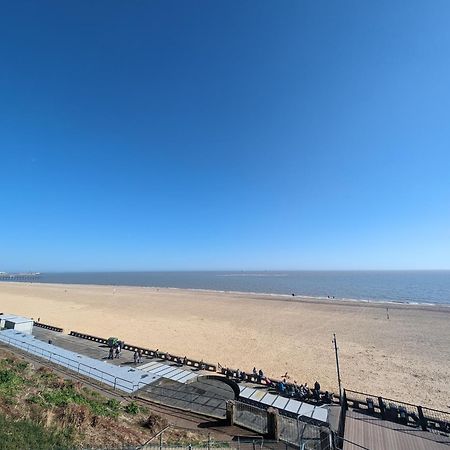 Luxury Penthouse Apartment Lowestoft Bagian luar foto